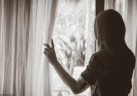 伤感经典短句子10字以内(你心目中最经典的十首粤语歌曲有哪些)