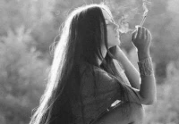 个性签名女生简单气质霸气(女生霸气的说说配图初中生)