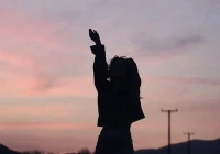 伤感短句关于爱情的句子(有哪些伤感忧郁的说说)