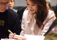 又欲又撩的个性签名(女朋友出轨怎么办)