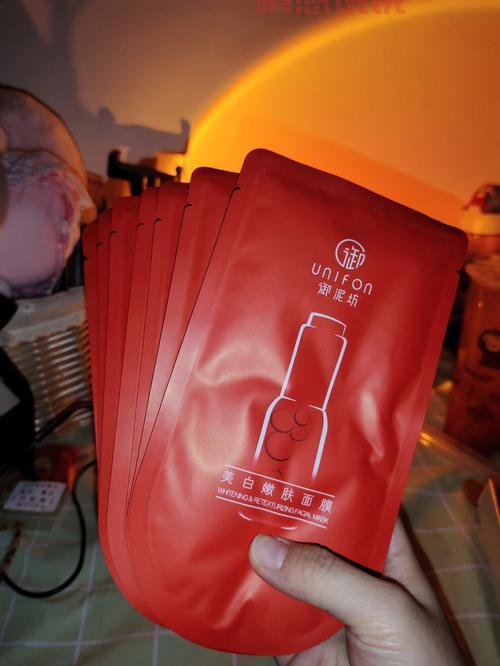 御泥坊浸润冰川水幼芽面膜，解锁水润嫩滑肌肤秘诀