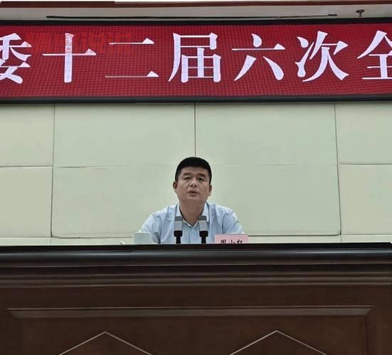 二中校门口砍死8个打架学生