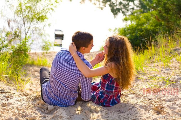 下载MarryU相亲交友，遇见你的理想伴侣