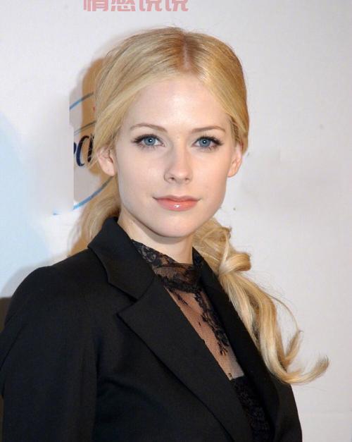 重庆艾薇儿论坛关闭了?到底咋回事呢!