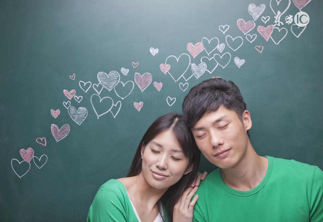 适合发朋友圈爱情短句(成年人的恋爱应该是什么样的)