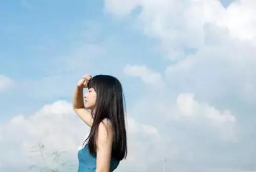 伤感短句 心痛(伤感电台文案干净治愈文本)