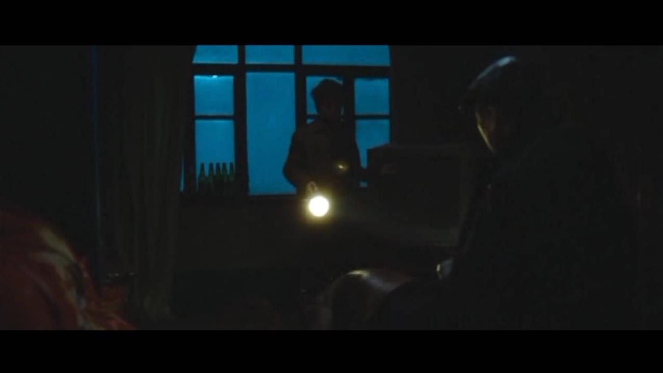 婚后发朋友圈的说说(
结婚后丈夫该不该把工资卡交给妻子)