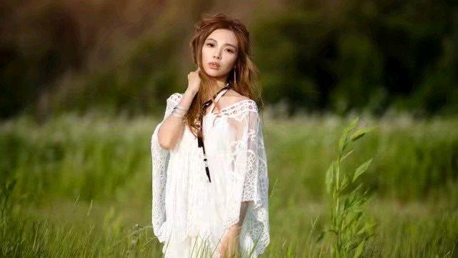 打动女人简短情话(女生最受不了的肉麻情话是哪几句)