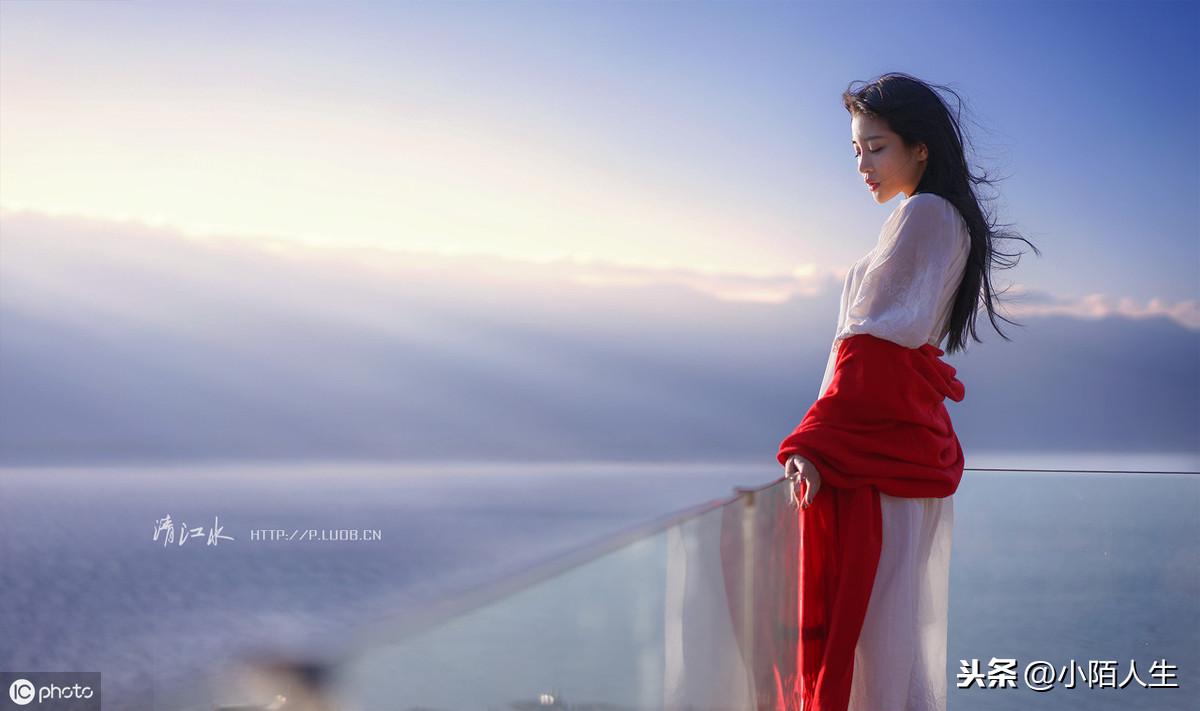 伤感又扎心的短句子(你读过最扎心的句子是什么)