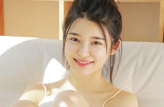 个性签名女生简单气质唯美(为什么女人们对高跟鞋情有独钟)