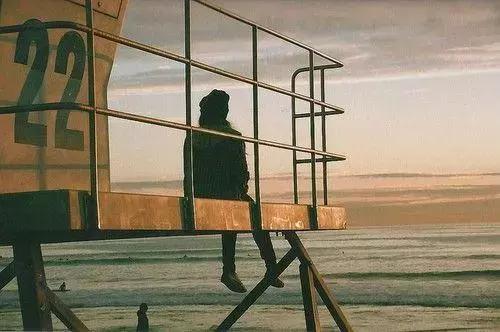 爱情简短句子(当你深爱的那个人对你忽冷忽热)