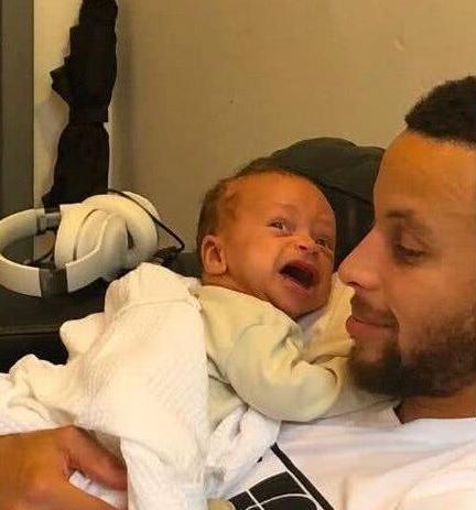 搞笑晒娃语录(新生儿朋友圈晒娃语录)