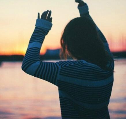 爱情说说伤感带图(火影黑暗系短句伤感爱情)