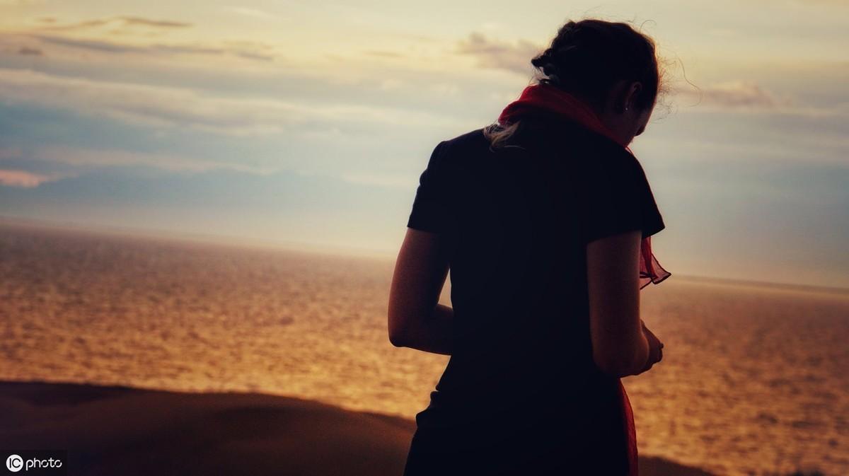 伤感说说让人心疼心情低落(你有没有过伤心到极致哭不出来的感觉)