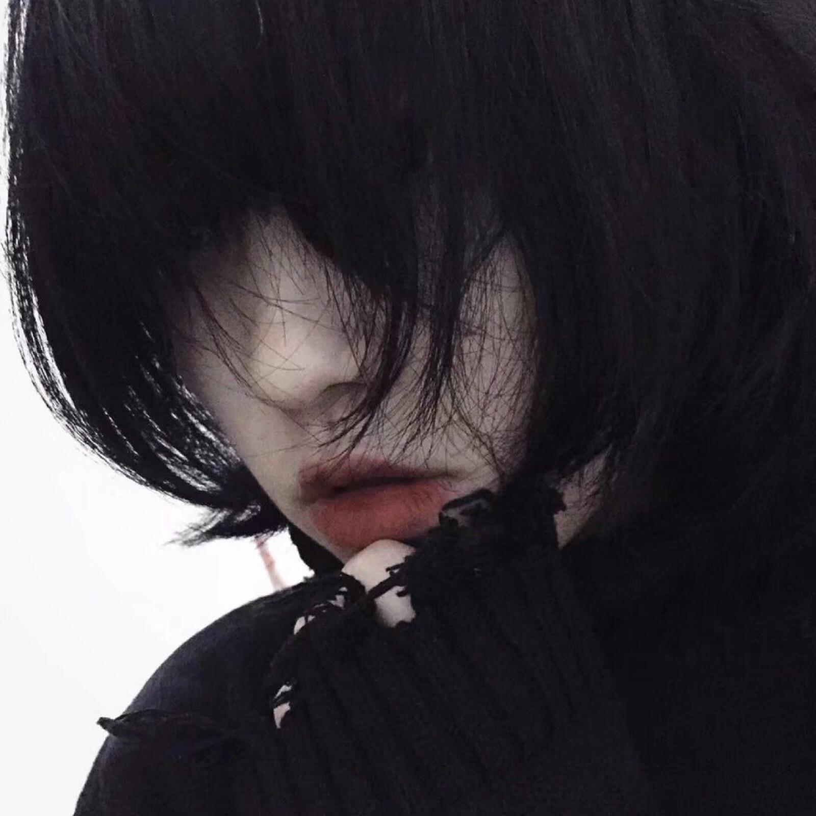 个性签名霸气女生冷漠简短(名称霸气冷酷一个词)